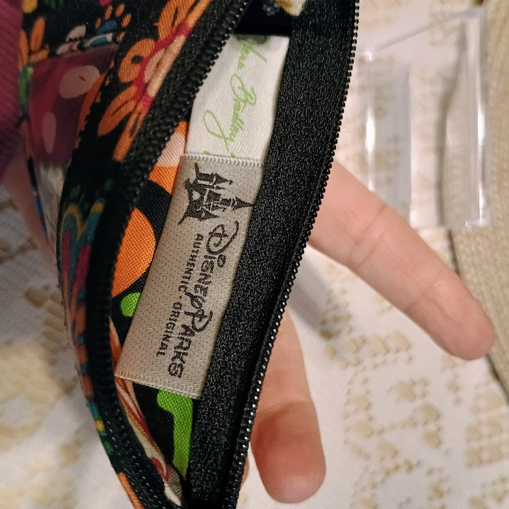Disney / Vera Bradley Black Floral Key & Card Holder